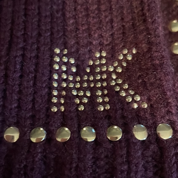 Michael Kors Scarf & Beanie Set - Picture 4 of 5